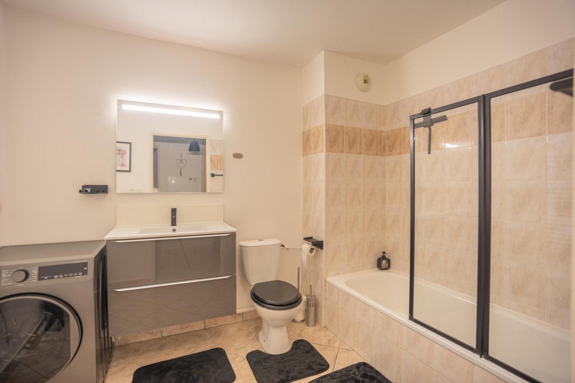Appartement Tout Equipe A 3 Min Gare Annemasse - Ideal Famille Ou Pro - Parking Inclus ヴィル・ラ・グラン エクステリア 写真