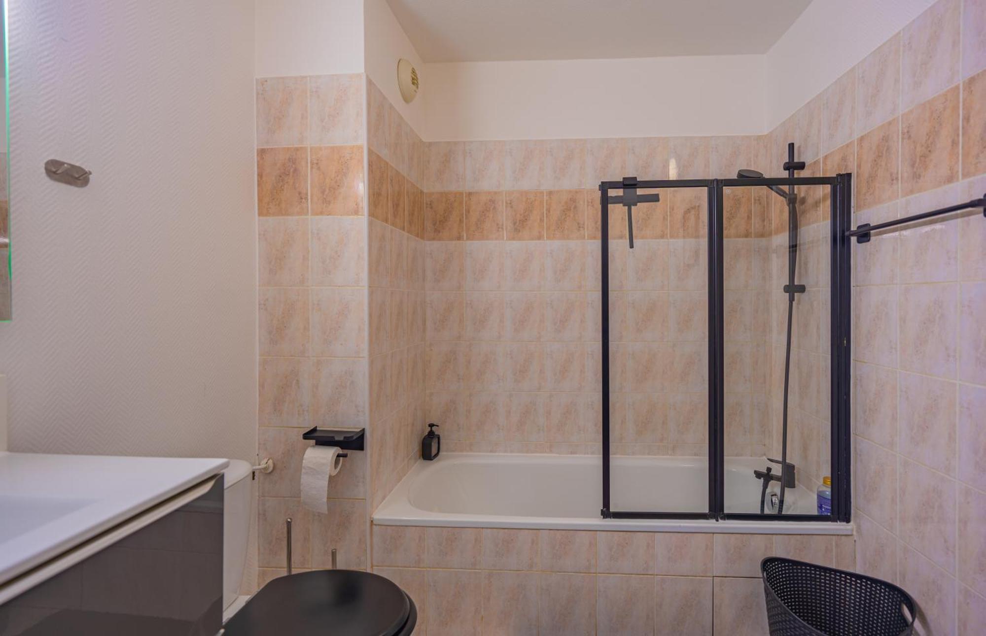 Appartement Tout Equipe A 3 Min Gare Annemasse - Ideal Famille Ou Pro - Parking Inclus ヴィル・ラ・グラン エクステリア 写真